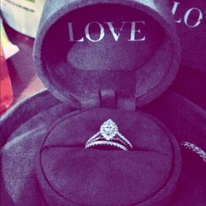 Vera Wang LOVE Engagement ring and Wedding Band